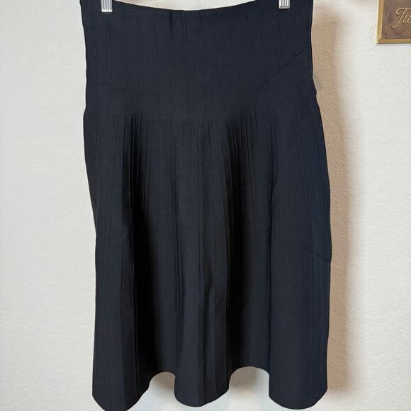 Women's Aleeza Paris Beautiful Black Pleated Midi Skirt Size Medium NEW - Picture 4 of 12